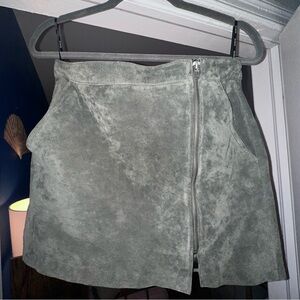 BlankNYC-100% Suede Olive Green Asymmetrical Zipper Skirt w/Pockets